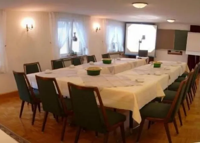 蒂尔曼酒店 Mittenaar