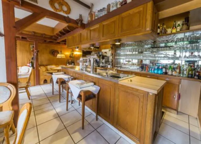 蒂尔曼酒店 招待所 Mittenaar