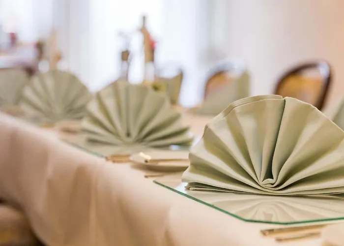 蒂尔曼酒店 招待所