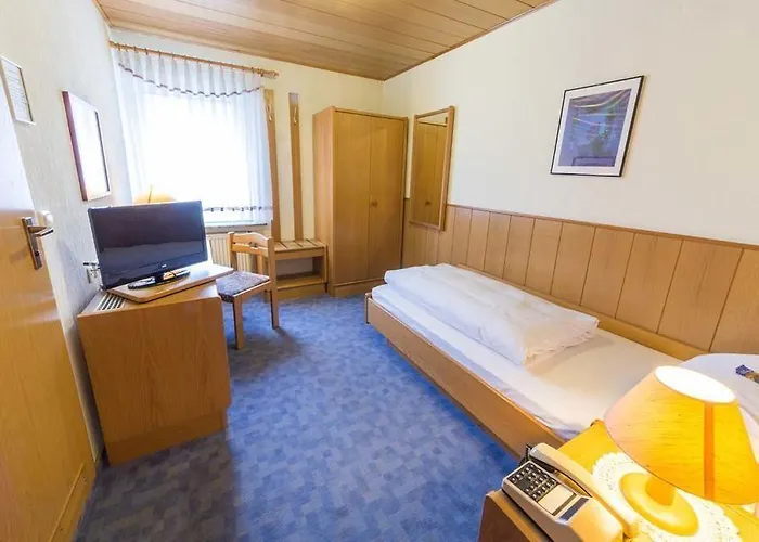 蒂尔曼酒店 Mittenaar